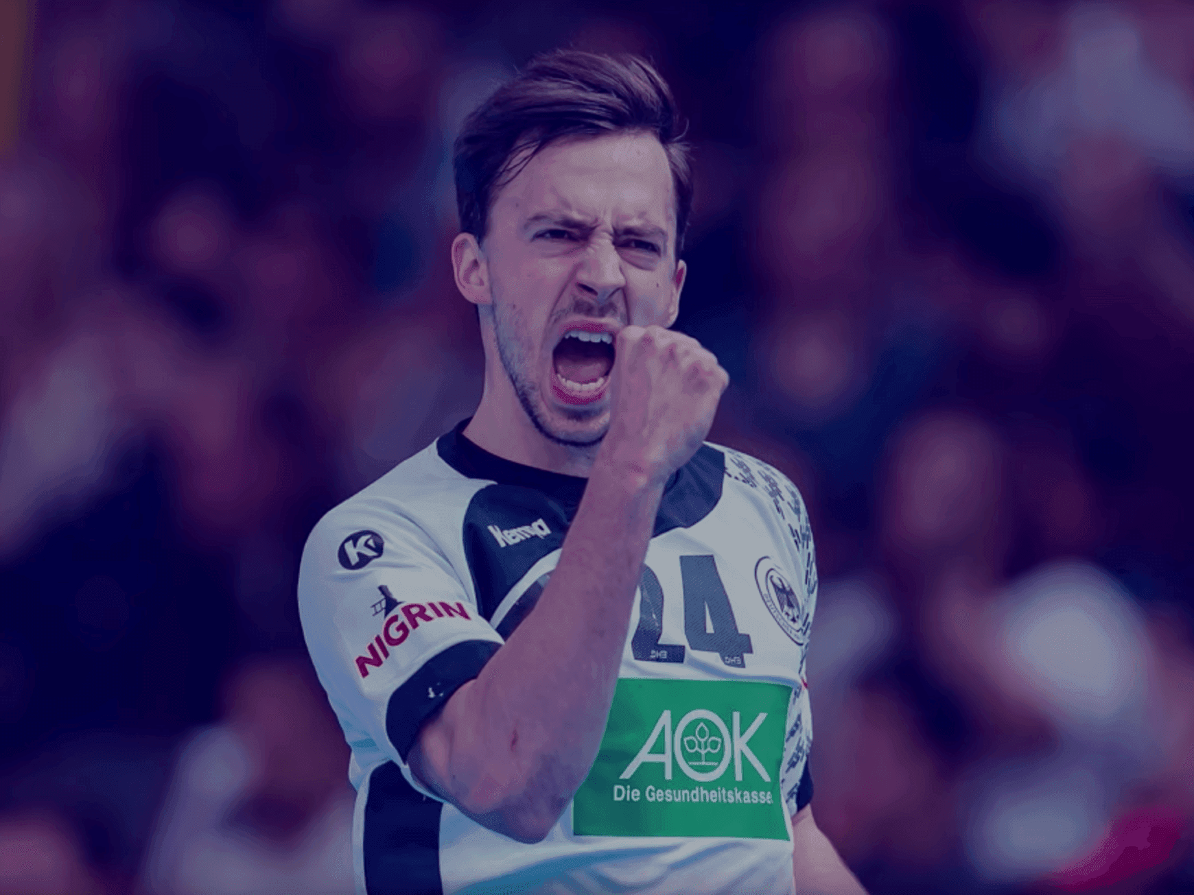 Ein Handballspieler jubelt